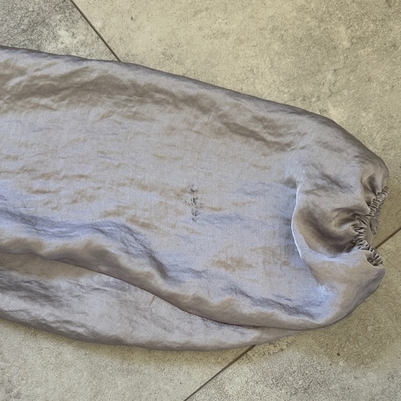 3/$20 bundle deal!!!!! Bershka Women's Cold Shoulder Blouse in Silver - Picture 2 of 2